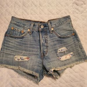 Levis 501 distressed shorts size 24